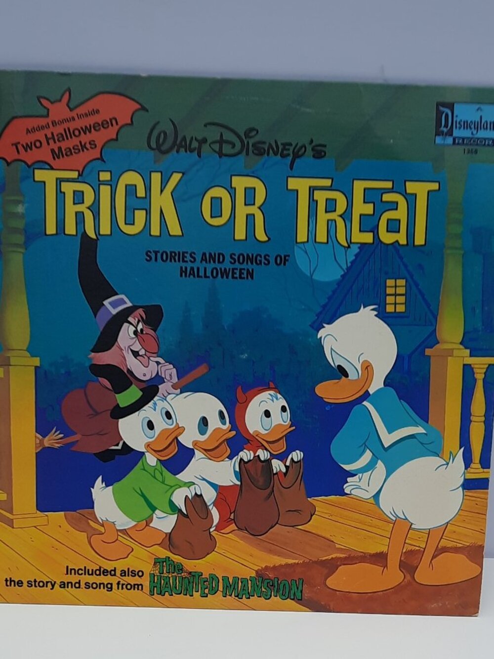 Walt Disney's Trick Or Treat LP Record 1974 Disneyland Halloween w/ Masks